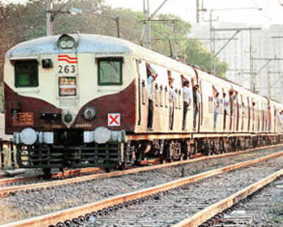 Railways scraps plan to send new rakes to Kolkata