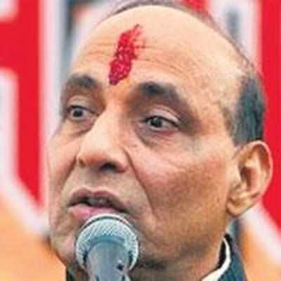 Discord within party played down by Rajnath