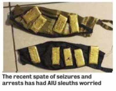 3 held for smuggling gold bars