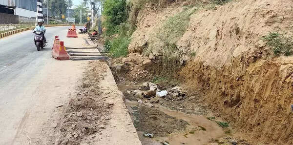 Work to prevent waterlogging at Mahakalipadpu RuB begins