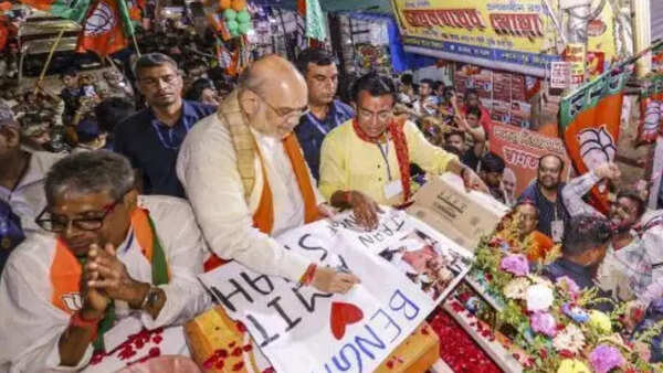 Bengal polls: Lock your goons in garage on April 29, Amit Shah warns Mamata Banerjee