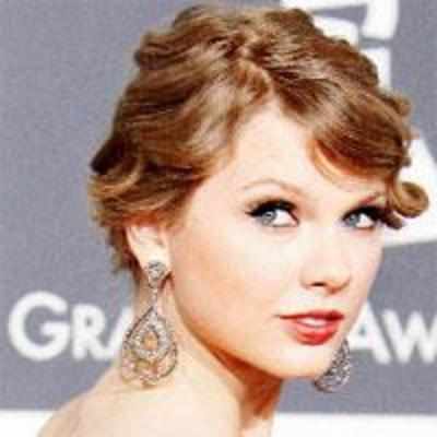 Taylor Swift wins Ultimate Choice Award