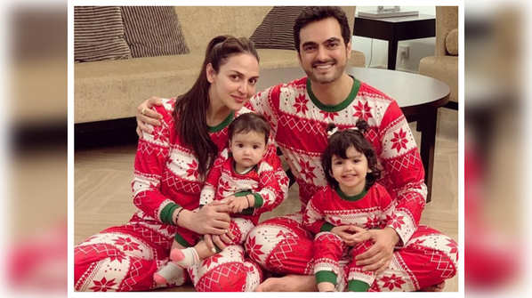 Photo: Esha Deol and Bharat Takhtani twin with their daughters Radhya and Miraya in their Christmas attires