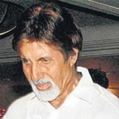 Amitabh's mom shifted to ICU