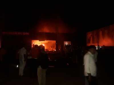 Five workers killed in fire at Pune saree shop