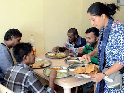 Bengalureans from diverse backgrounds come together to cook food for inmates of Fosa Humanitarian Hospital