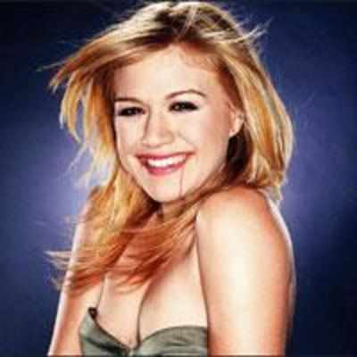 Kelly Clarkson uses perks of fame