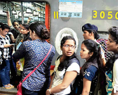 Commuters at CST, Dombivali, Thane stns also fall in line