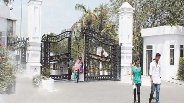 Time after time, conmen target DAVV staff in the name of VC
