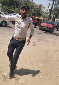 Traffic cop &lsquo;slaps&rsquo; man for filming burning canter, faces probe in Haryana