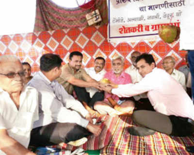 Palghar farmers call off fast after CM assures of new DP