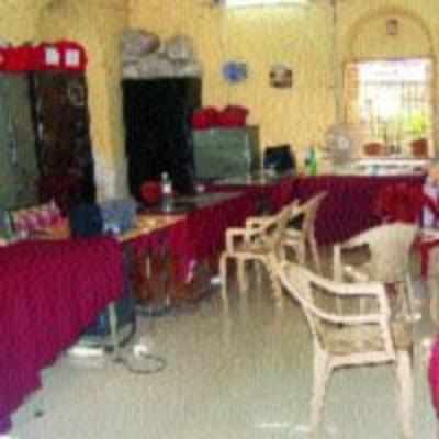 Kalyan tehsildar office remains shut