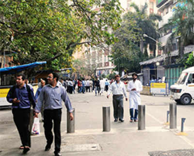 BMC fines BSE Rs 1-cr for ‘illegally blocking’ Dalal Street since 2011