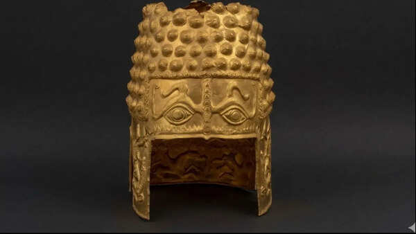 Stolen Romanian golden helmet found: Dutch art sleuth to AFP