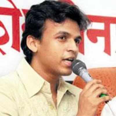 Abhijeet Sawant joins Sena, says he wants to work for the youth
