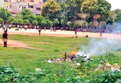 Bengaluru's Murugeshpalya residents complain of garbage burning