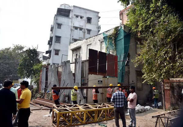 Six buildings above metro tunnelling site evacuated