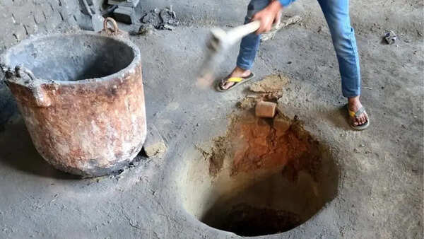 17 illegal polluting units sealed in Ghaziabad’s Loni crackdown
