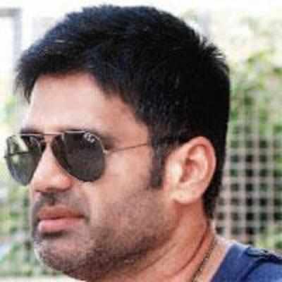 Suniel Shetty snagged