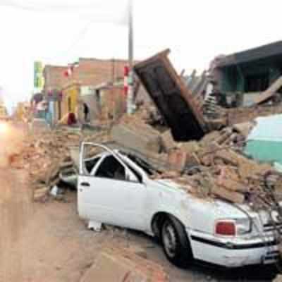 Quake in Peru kills hundreds