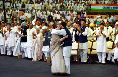 How to be a chick: The RAGA hug that touched our hearts...