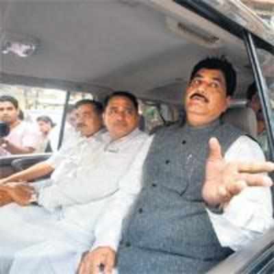 Munde forces BJP bosses to eat crow