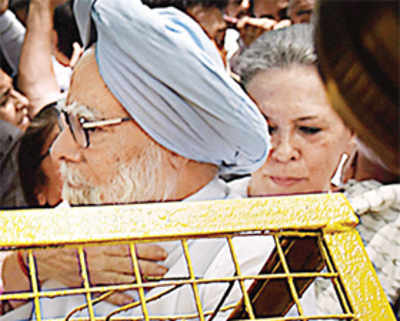Sonia leads march against Modi govt, courts arrest