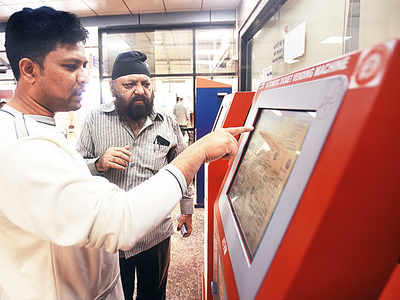 Half of CR’s commuters shun windows for tickets