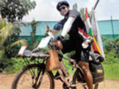 UP cyclist’s uncertain journey across India