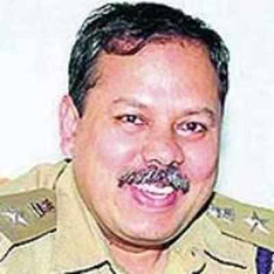 IPS officer walks away with temple documents