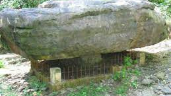 Kerala: Experts suggest removal of rocks