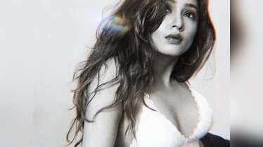 Marathi actress and their sizzling Instagram pictures