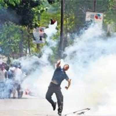 Kashmir violence rages on