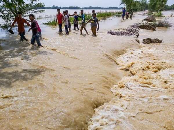 Madhubani DM reviews flood preparedness