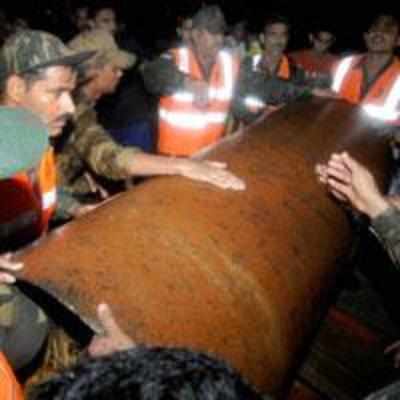 Shaken by choppy sea, NDRF dumped sewri cylinders