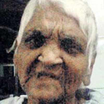 Kalina 80-yr-old may have sat near dead daughter for a week