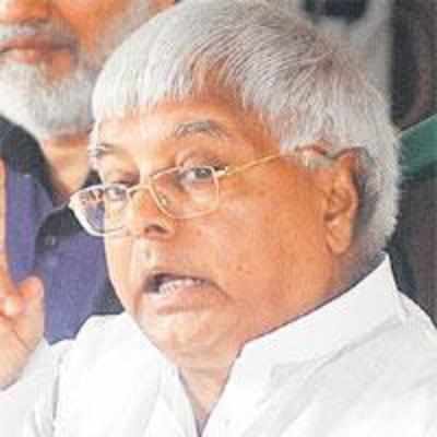 Nitish pips Lalu in resignation race