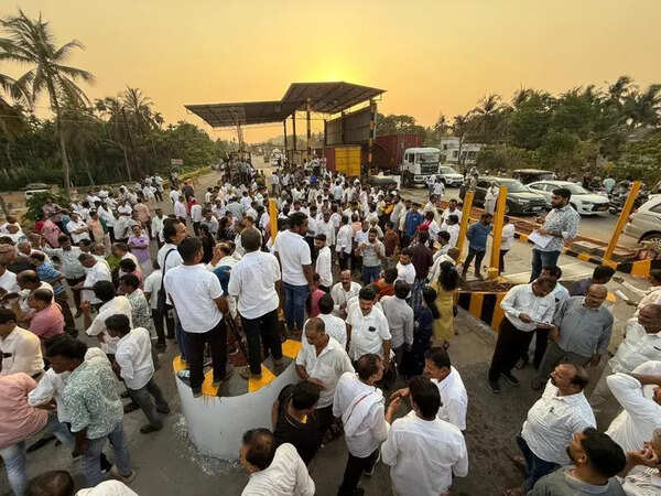 Protest held to close tollgate