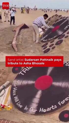 Sudarsan Pattnaik Honours Asha Bhosle with Sand Sculpture in Puri