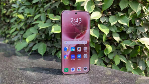 Vivo V70 review: Strong performance meets elegant design