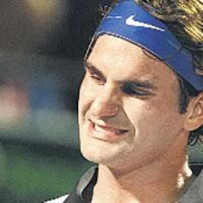 Federer off to a winning start