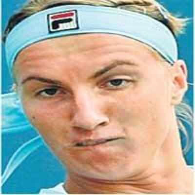 Kuznetsova leads charge