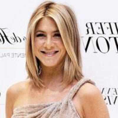Now, Aniston goes the country way