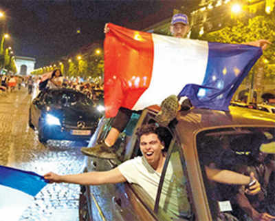Patriotism grips France ahead of Euro final