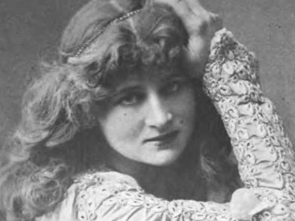 In 1903, Mary Anderson turned a snowy streetcar problem into the first effective windshield wiper