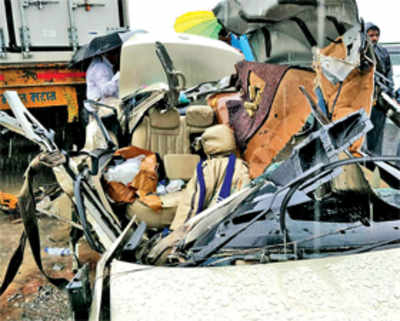 Mahakali actors killed in highway car crash