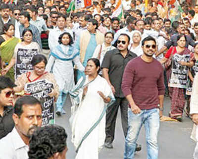 Don’t threaten, arrest me: Mamata Banerjee dares CBI
