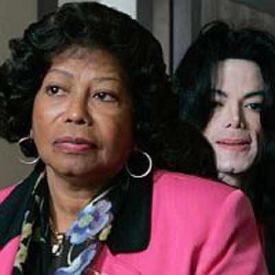 MJ's mother to sue concert promoters