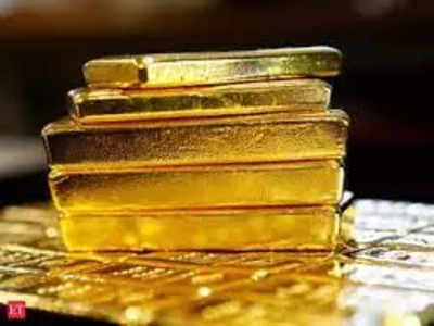 Gold smuggler arrested at airport