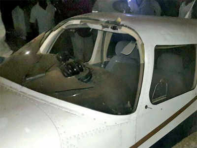 Training aircraft force-lands in Dhule field